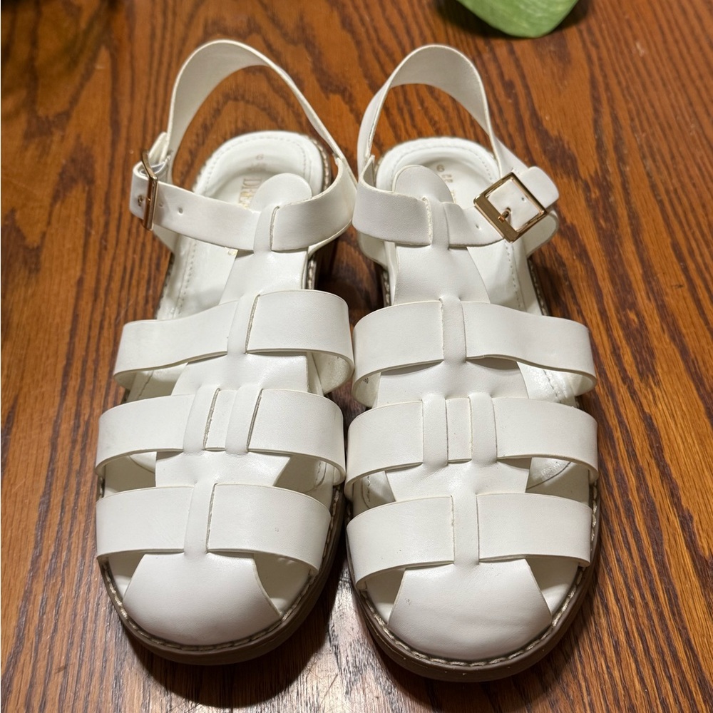Dream Pairs White Strappy Sandals Buckle Closure Size 9